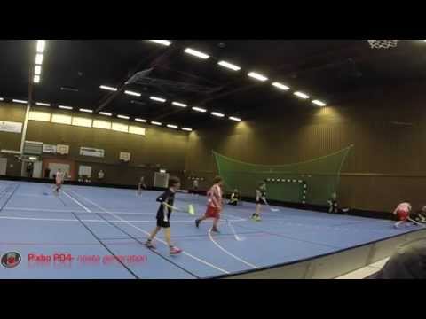 Benjamin#19 drar runt målet och lägger in den - Pixbo P04