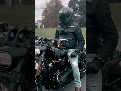 Harley or Hayabusa? ⚡️⚡️⚡️ #dainese #h2bike #hayabusa #ninjah2sx #bikelife #alpinestars #biker