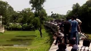 preview picture of video 'University of Chittagong, Shatol Train NIR.BD'