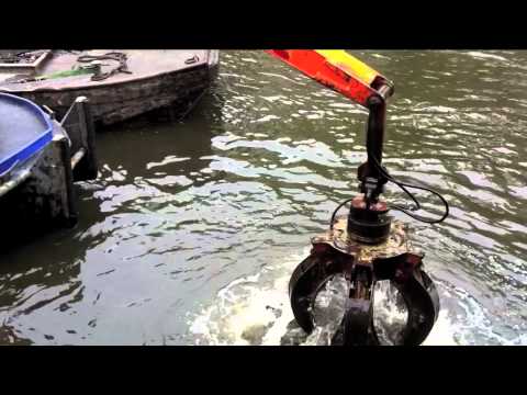 Fietsen baggeren in Amsterdam