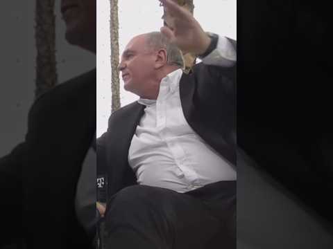 The solution, as always in math, would be the Pythagorean theorem. 🤣 #doublepass #hoeneß #bayern ...