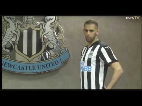 Islam Slimani -  "I'm a Goal Scorer" at Newcastle United First Interview