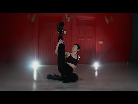 Nastya Melnikova | Portico Living Fields | Frame Up Strip