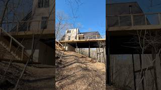 Touring a Prefab Lodge Built above the Ground!! #hometour