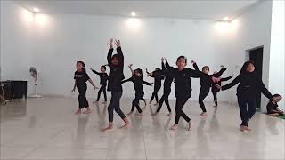 Download lagu [OMAH GLADHI] Pra Evaluasi Tahun Ajaran 2023/2024 - Tari Belang Telon (Kelas Alit 2) mp3
