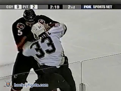Steve Montador vs Dan LaCouture