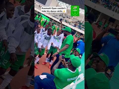 Asamoah Gyan danced with the kids because he couldn't hide his dancing skills