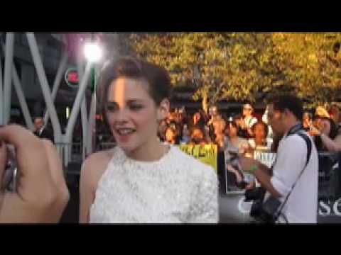 The Twilight Saga: Eclipse: Kristen Stewart Chats At The Premiere!