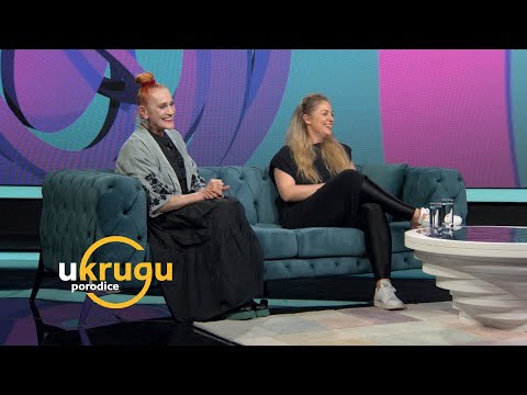 U krugu porodice: Sonja Vukićević i Hristina Popović
