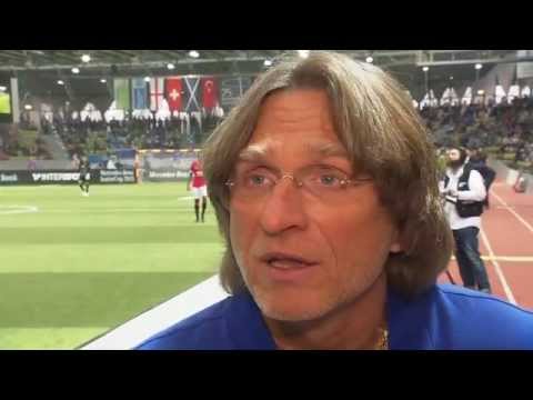 S04-Coach Norbert Elgert: "Wer könnte vor Manuel Neuer stehen?" | Ballon d'Or | Cristiano Ronaldo