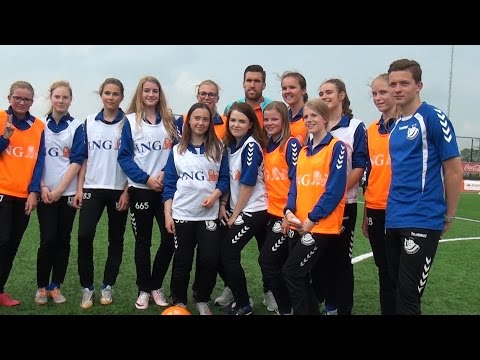GPTV: Oranje-internationals bezoeken Blauw Wit'34 in Leeuwarden