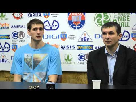 Sean Denison și Cristian Achim la conferința de presă