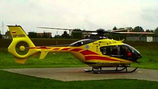 preview picture of video 'woochuck: Eurocopter EC 135 w Żninie na lądowisku szpitalnym, 31.08.2010'