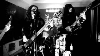 Lustravi 'Dona nobis chaum' live on Little Room In Florida