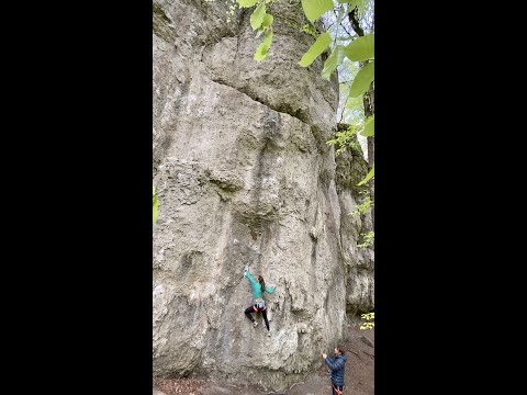 Beta Climbing: Birte Gutmayer in Trainspotting 10- (8a+), Frankenjura, Veldener Wand
