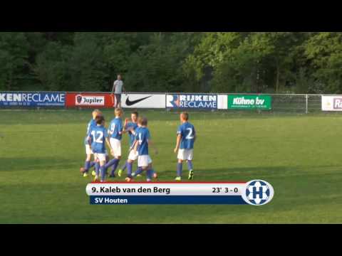 Vrije trap Kaleb van den Berg tijdens SV Houten O12-1 - DSS O12-1 11 mei 2016