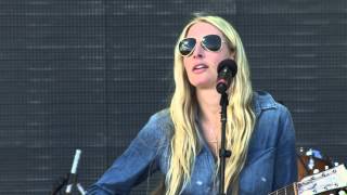 Holly Williams - &quot;Drinkin&quot; (Live at Farm Aid 30)