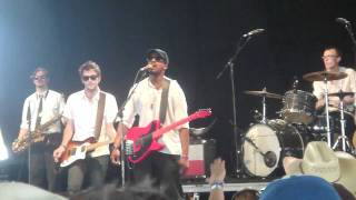 Black Joe Lewis and The Honeybears - "Mustang Ranch" @ Coachella 2011