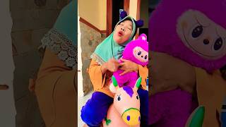 Download lagu Sep Take a Broom Donk #funny #comedy #cute #laugh #shorts #fyp #feedshorts mp3