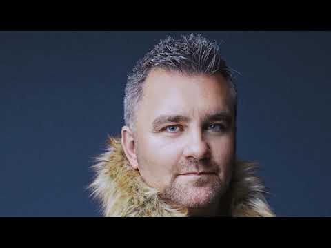 OperaCafé 20211128 - OperaMagazin címlapfotózás Szegedi Csabával