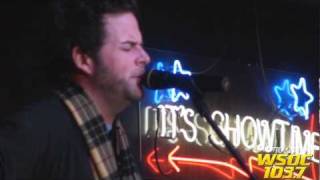 103.7 WSOC: David Nail Performs &quot;Looking for a Good Time&quot; at Jingle Bell Jam!