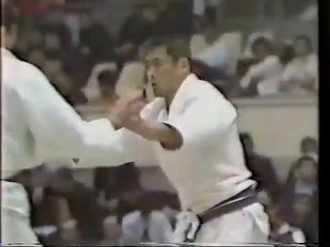 JUDO 1984 All Japan: Hikage Nobutoshi 日蔭 暢年 (JPN) - Kazumi Shin (JPN)