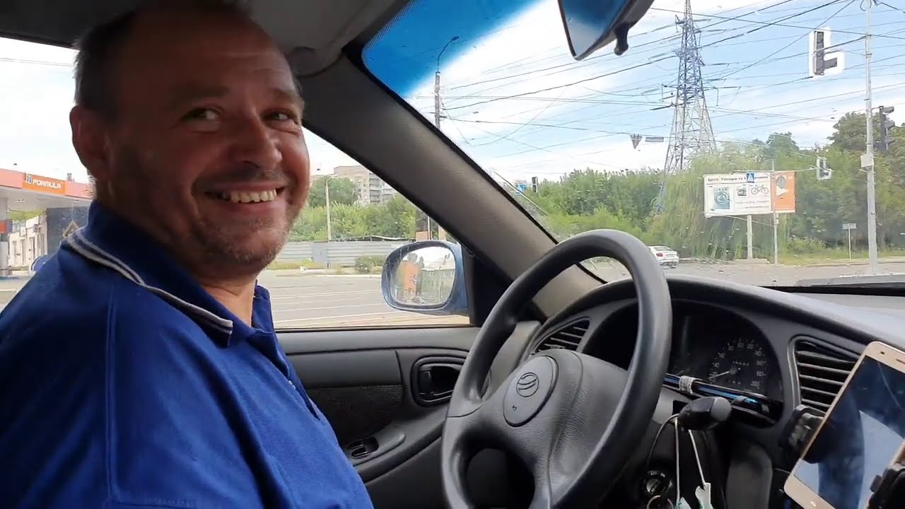 Разбираю иконы. Эдик в такси. Маме побрызгай