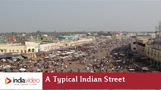 A typical old, buzzing Indian street in Puri, Odisha 