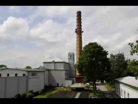 Rozkvetlý komín v Agro CS - část první: zavěšení truhlíků