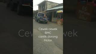 Download lagu Cewek cewek Cantik dorong motor Mogok MERCE LOMBOK NTB mp3 Download lagu Cewek cewek Cantik dorong motor Mogok MERCE LOMBOK NTB mp3