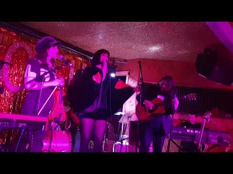 Salford Superstar - Ren Harvieu live at The Moth Club