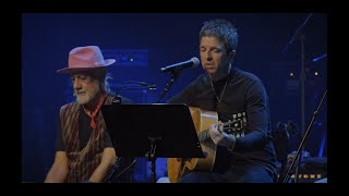 Mick Fleetwood And Friends - The World Keep On Turning (Official Video)