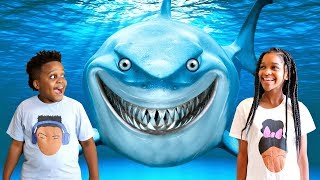 Shasha and Shiloh GO IN THE OCEAN!! - Onyx Kids