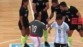 Download lagu Futsal orang kerdil mp3