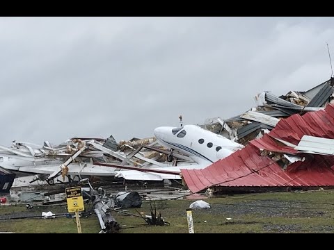 Vídeo: Tornado gigante en Monroe, Luisiana, Estados Unidos..    12 de Abril 2020