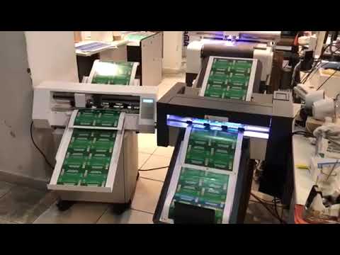 A plotadora de corte Vulcan SC-350 com alimentador automático de papel e ejetor será lançada na próxima primavera. Informações: SHITARA Co., Ltd. Takuo Takahashi 080-5977-8457 t.takahashi@shitara.co.jp