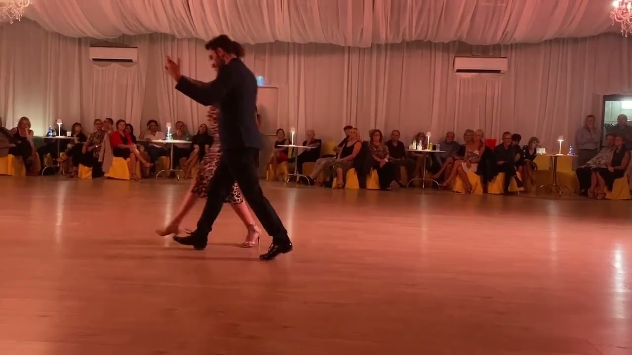 Marco Nodari y Claudia Cavagnini "Afiches" @Milonga la Rotonda (Bs) 29/9/2024 4-4