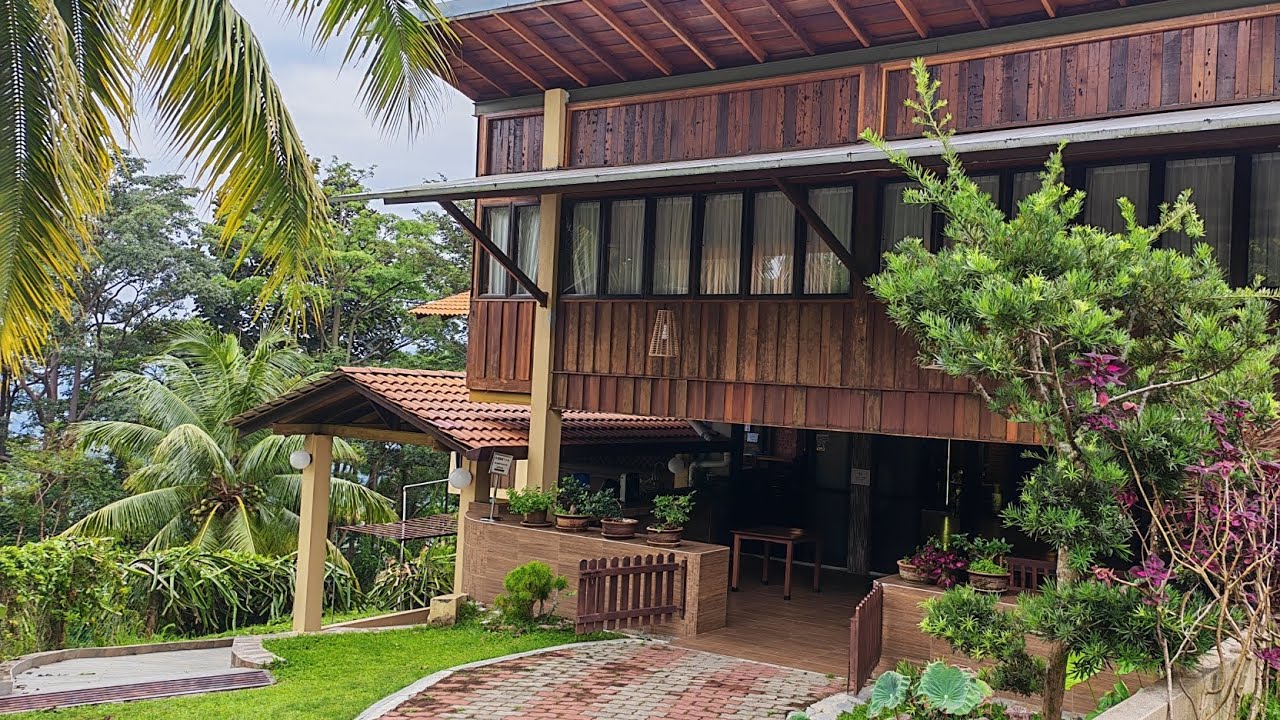 Yay's Travelogue: Moon Hill Villa (Vegetarian Restaurant and B&B) in Pantai, Negeri Sembilan