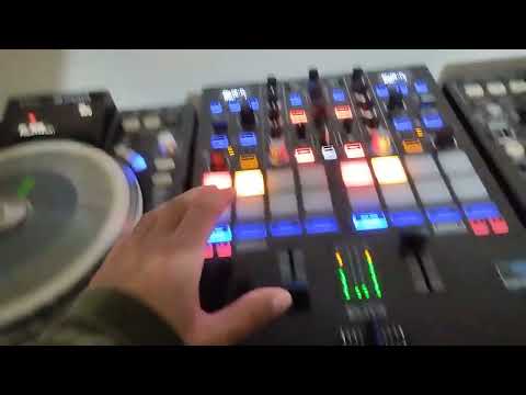 Denon dns 3700 + reloop elite with serato dj pro 3.0 stems.