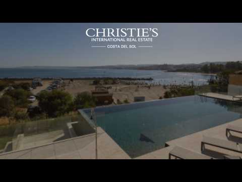 Frontline Beach Villa-Apartment, Estepona