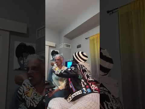 We Went LIVE — Mama’s Outfit & My Hat (Because I’m Not a Gatekeeper 💁🏽‍♀️)