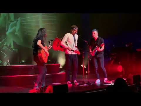 Rodrigo Y Gabriela with Øystein Greni (from Bigbang) covering Rolling Stones Paint It, Black