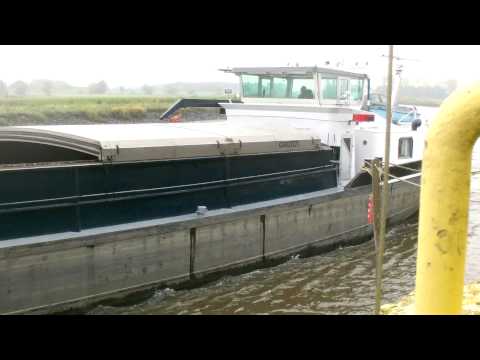 Vorbeifahrt Binnenschiff Diligentia Reithörne Hunte