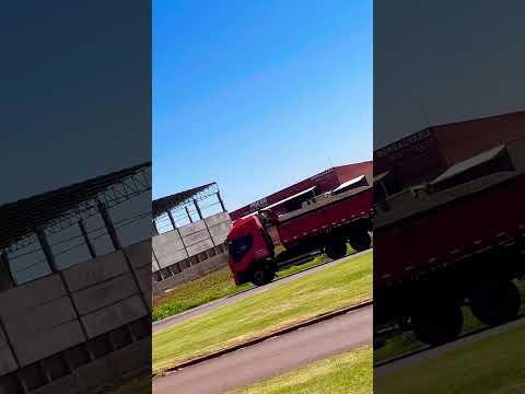 Trânsito de caminhões no Paraná região de Nova Aurora