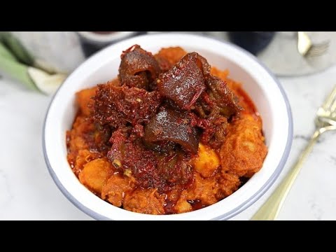 DELICIOUS NIGERIAN YAM POTTAGE AND PEPPER SAUCE | ASARO AND ATA DINDIN | SISI JEMIMAH