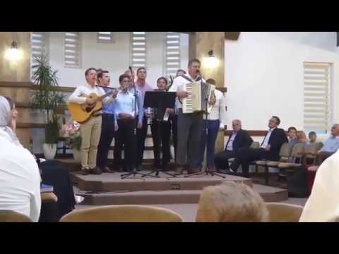 Ilie puha Cristi Boariu și Fratii din Vicov   Se simte aici bucuria