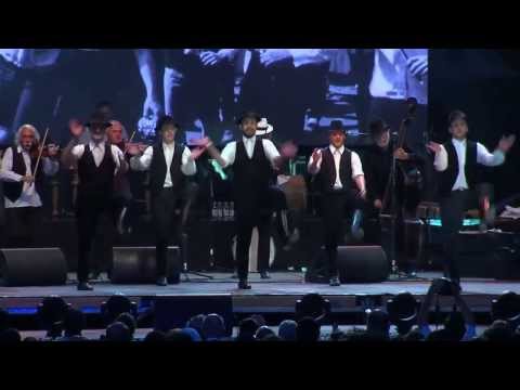 Corvinus Közgáz Néptáncegyüttes: Bonchidai ritka és sűrű a "Muzsikás 40" koncerten.