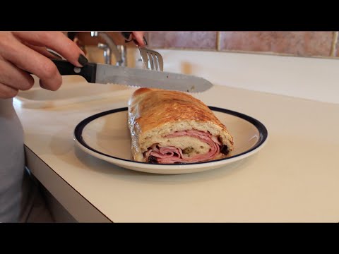 download lagu mp3 mp4 Pan De Jamon With Pizza Dough, download lagu Pan De Jamon With Pizza Dough gratis, unduh video klip Pan De Jamon With Pizza Dough