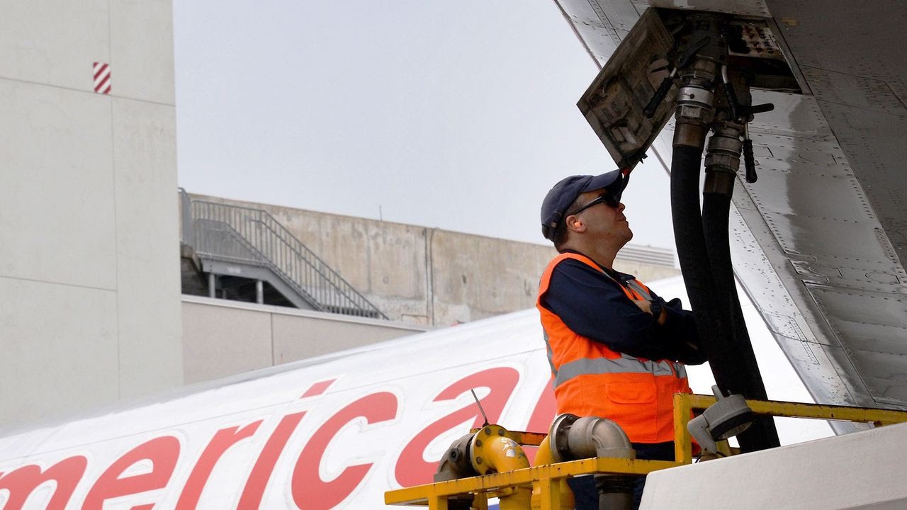 Oil Prices Fall, So Why Don't Airline Fuel Surcharges?