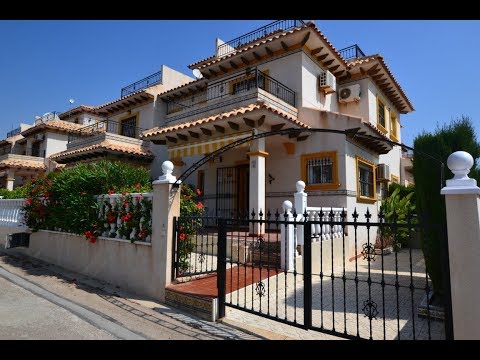 3 Bedroom 1 ½ bathroom Quad close to Cabo Roig Strip 20 3121